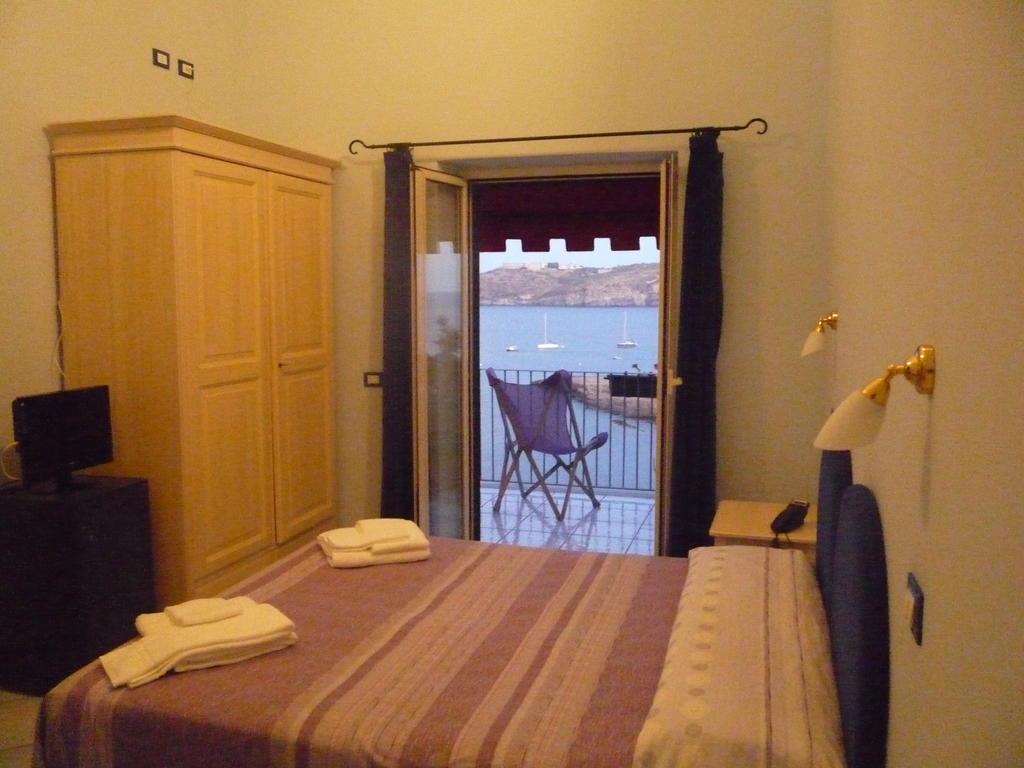 Hotel Villa Iulia Ventotene Pokój zdjęcie