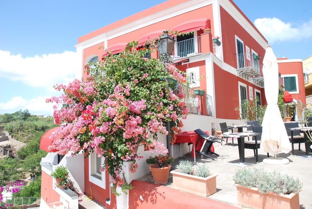 Hotel Villa Iulia Ventotene Zewnętrze zdjęcie