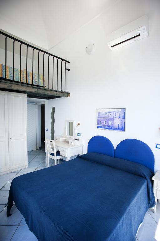 Hotel Villa Iulia Ventotene Zewnętrze zdjęcie
