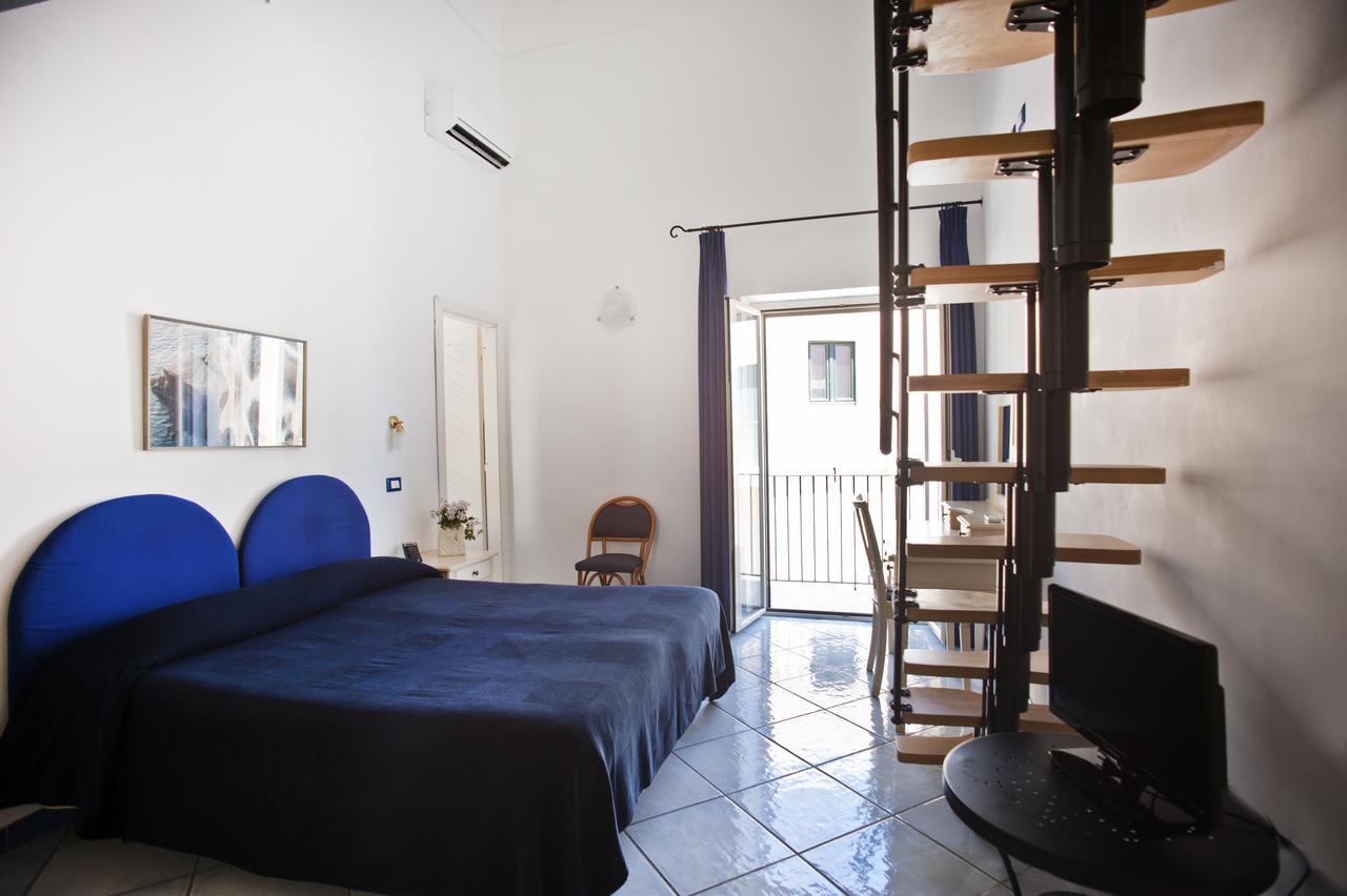 Hotel Villa Iulia Ventotene Zewnętrze zdjęcie