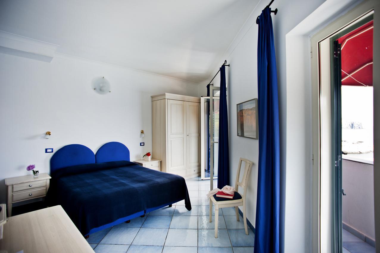 Hotel Villa Iulia Ventotene Zewnętrze zdjęcie