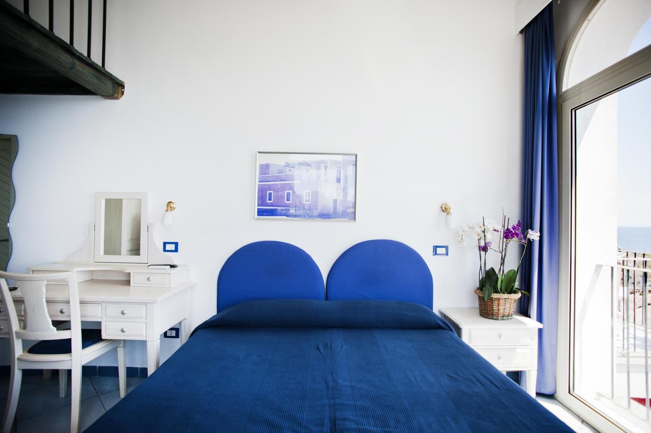 Hotel Villa Iulia Ventotene Zewnętrze zdjęcie